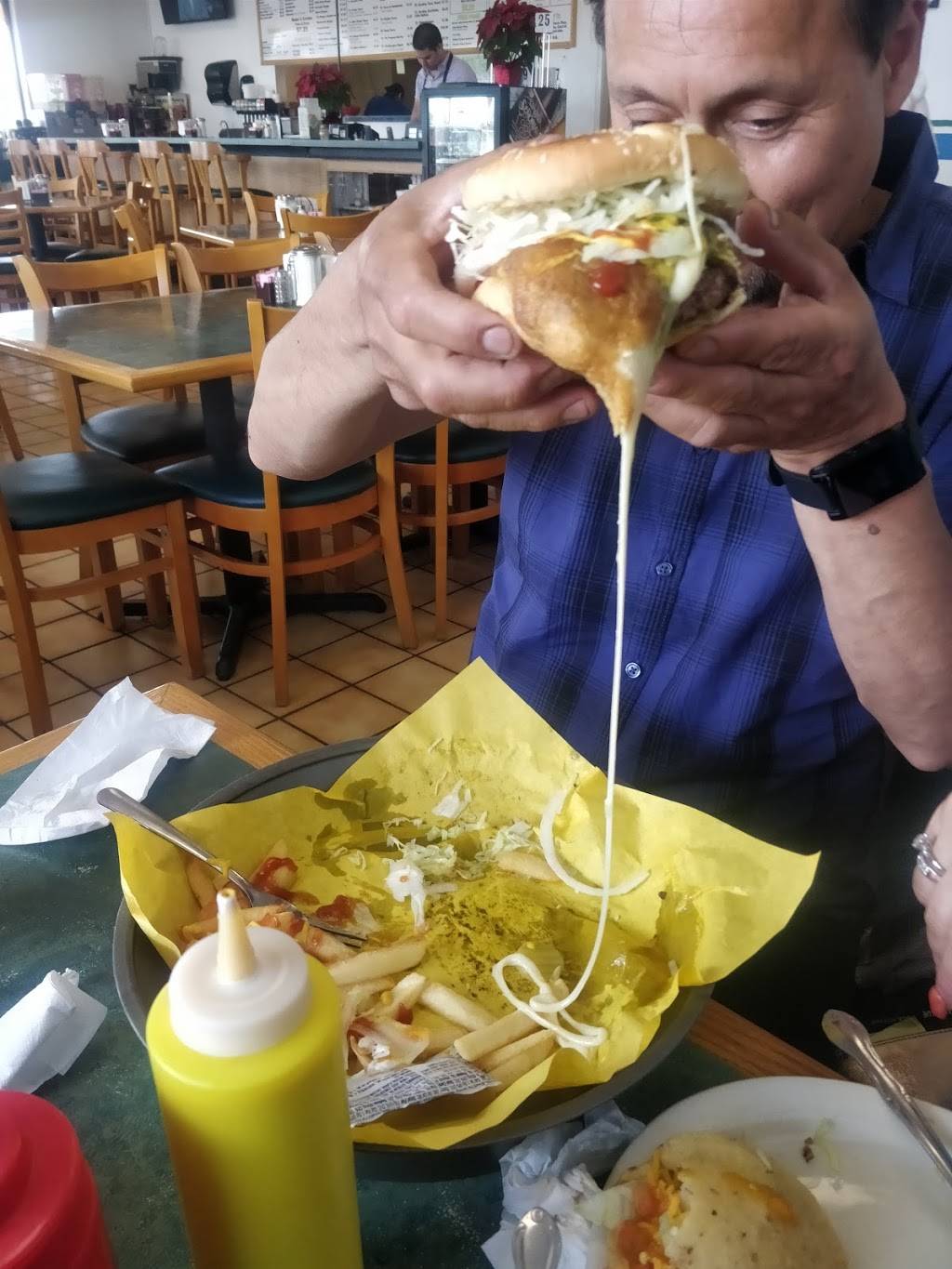 J Js Mexican Restaurant | restaurant | 5320 Doniphan Dr, El Paso, TX 79932, USA | 9155817267 OR +1 915-581-7267