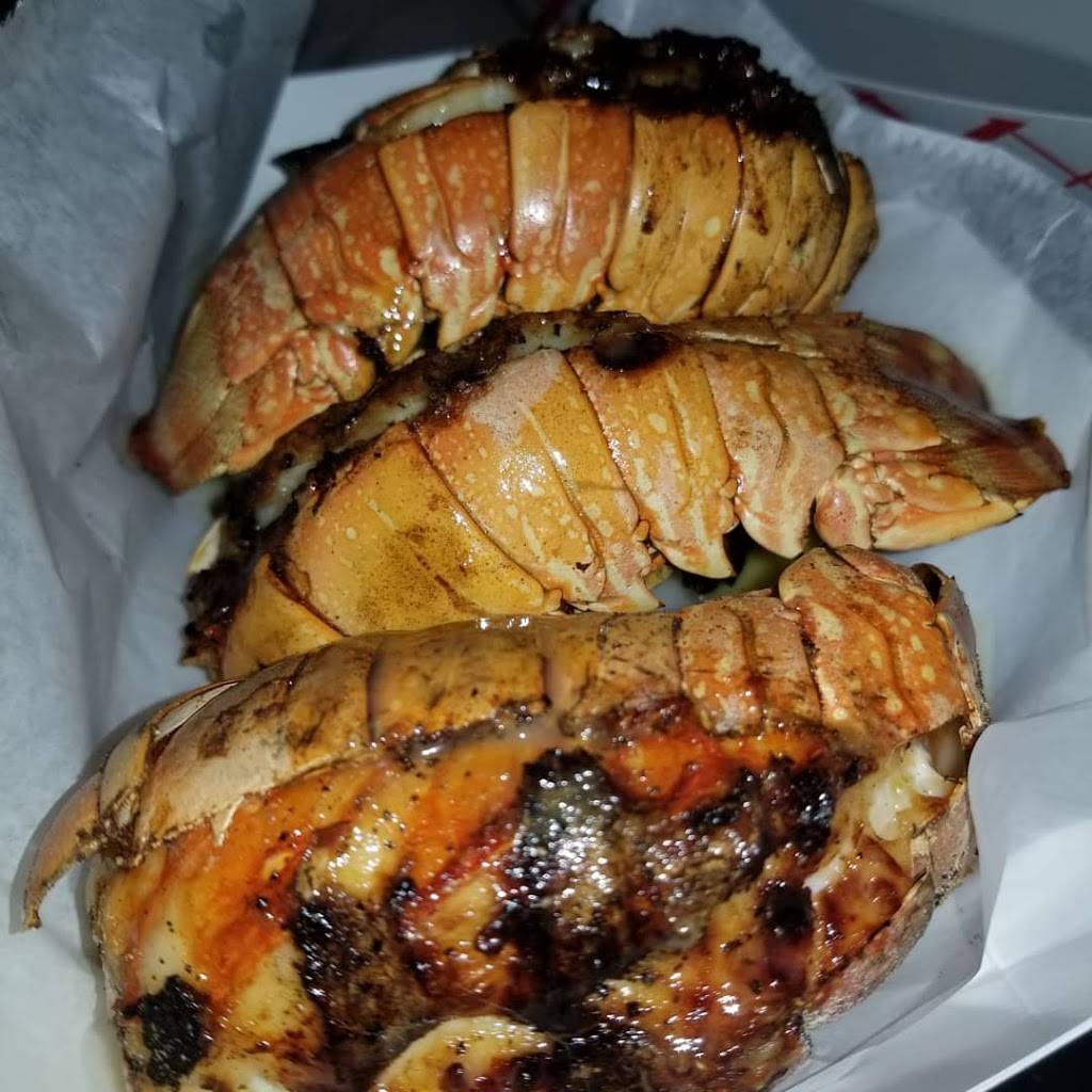 Dee Dee’s Bar and Grille | restaurant | 12359 Racine Ave, Calumet Park, IL 60827, USA | 3126220690 OR +1 312-622-0690