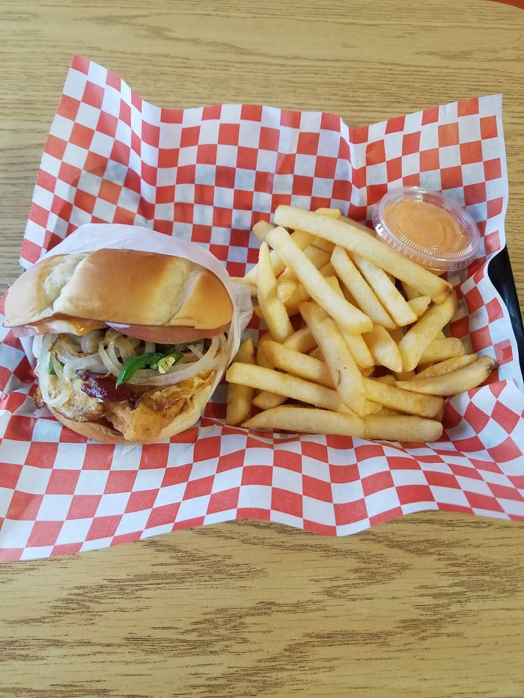 The Little Chicken - Burger | restaurant | 15178 8th Ave SW, Burien, WA 98166, USA | 2065961657 OR +1 206-596-1657