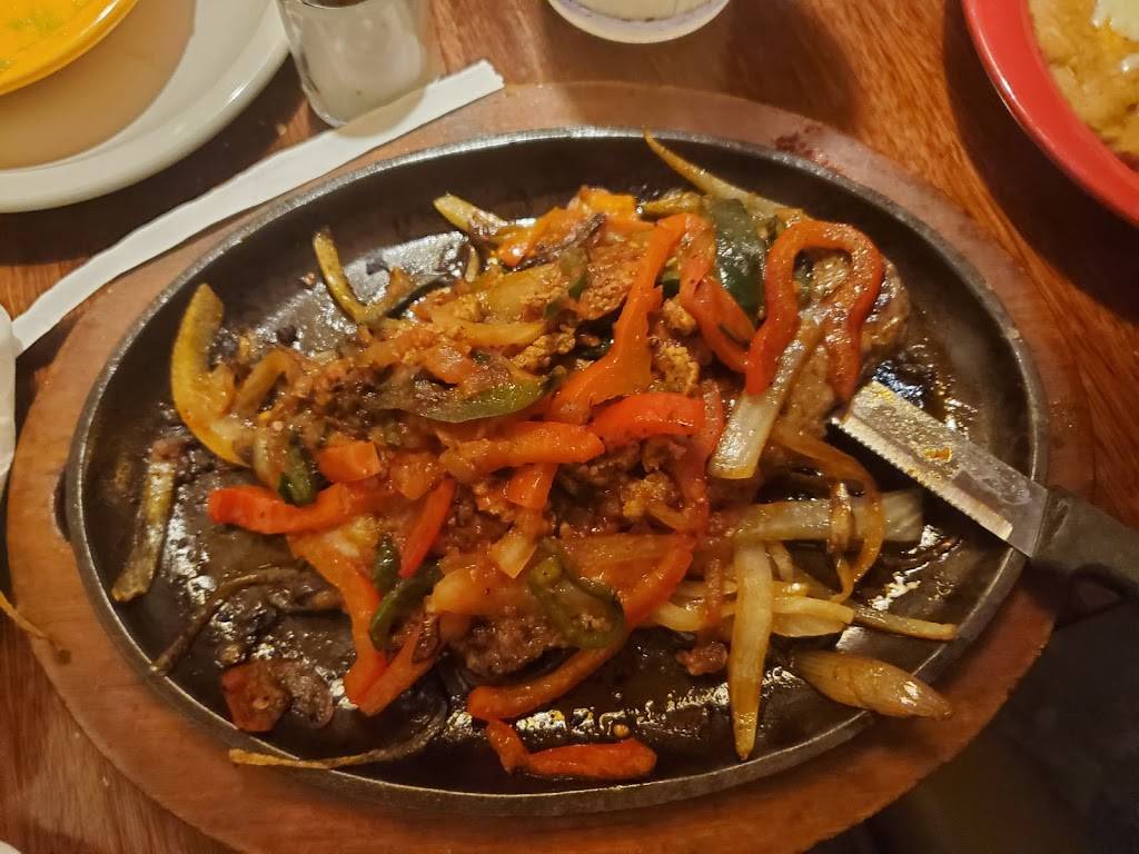 Fiesta Modern Mexican Cuisine | restaurant | 185 Hilltown Village Center, Chesterfield, MO 63017, USA | 6365360002 OR +1 636-536-0002