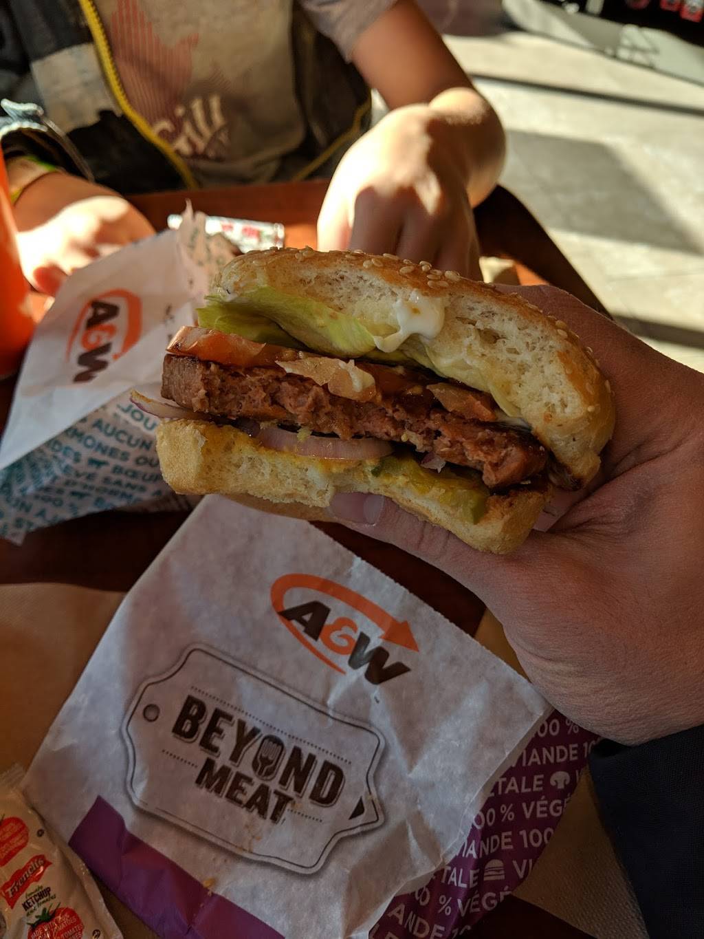 A&W Canada | restaurant | 577 Holland St W, Bradford, ON L3Z 0C1, Canada | 9057755682 OR +1 905-775-5682