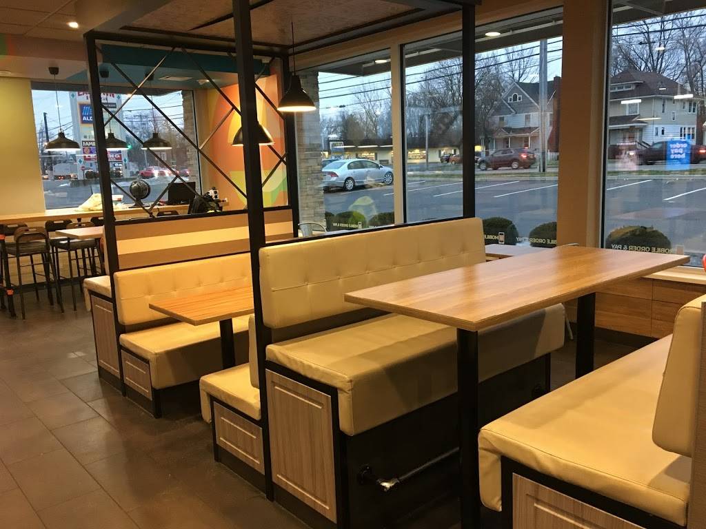 McDonalds | cafe | 573 E Main St, Batavia, NY 14020, USA | 5853430696 OR +1 585-343-0696
