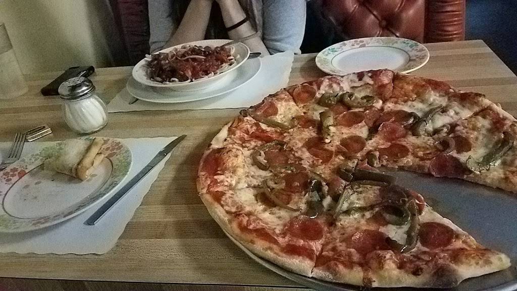 Tesoro Italian Restaurant and Pizzeria | restaurant | 118 Harlow St, Bangor, ME 04401, USA | 2079222761 OR +1 207-922-2761