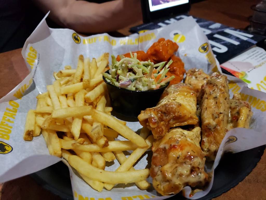 Buffalo Wild Wings | meal takeaway | 2303 Clover Basin Dr, Longmont, CO 80503, USA | 3034859464 OR +1 303-485-9464