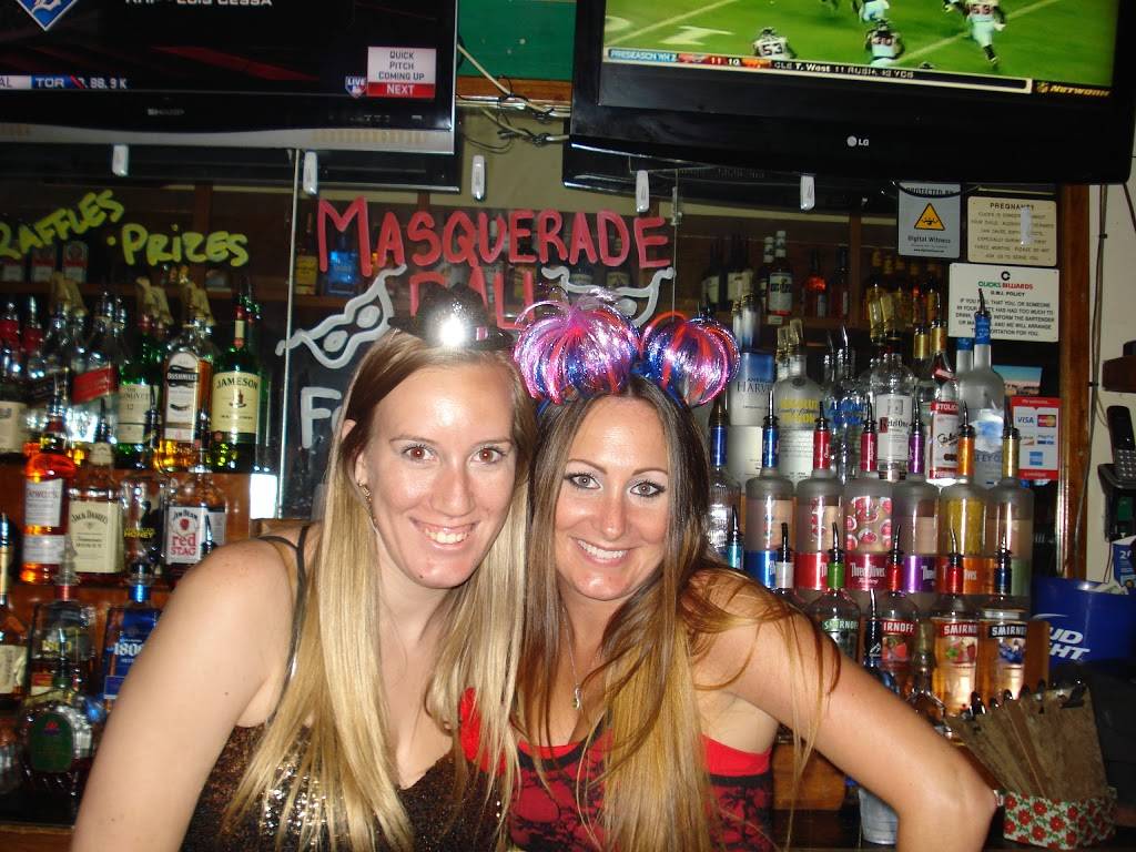 Clicks Billiards | restaurant | 2524 S Semoran Blvd, Orlando, FL 32822, USA | 4072756064 OR +1 407-275-6064