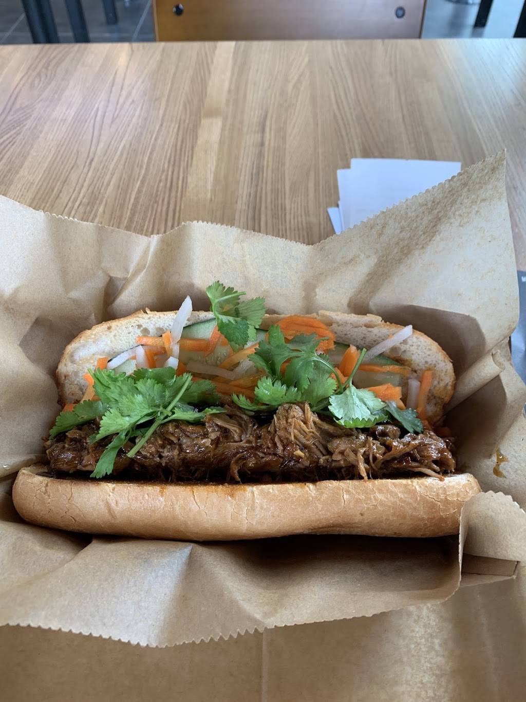 Banh Mi Station | restaurant | Dallas, TX 75208, USA | 9726299908 OR +1 972-629-9908
