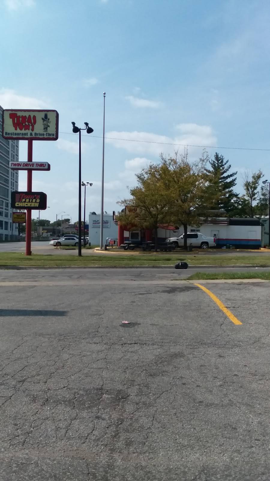 Texas Toms | restaurant | 5522 Independence Ave, Kansas City, MO 64123, USA | 8168328747 OR +1 816-832-8747