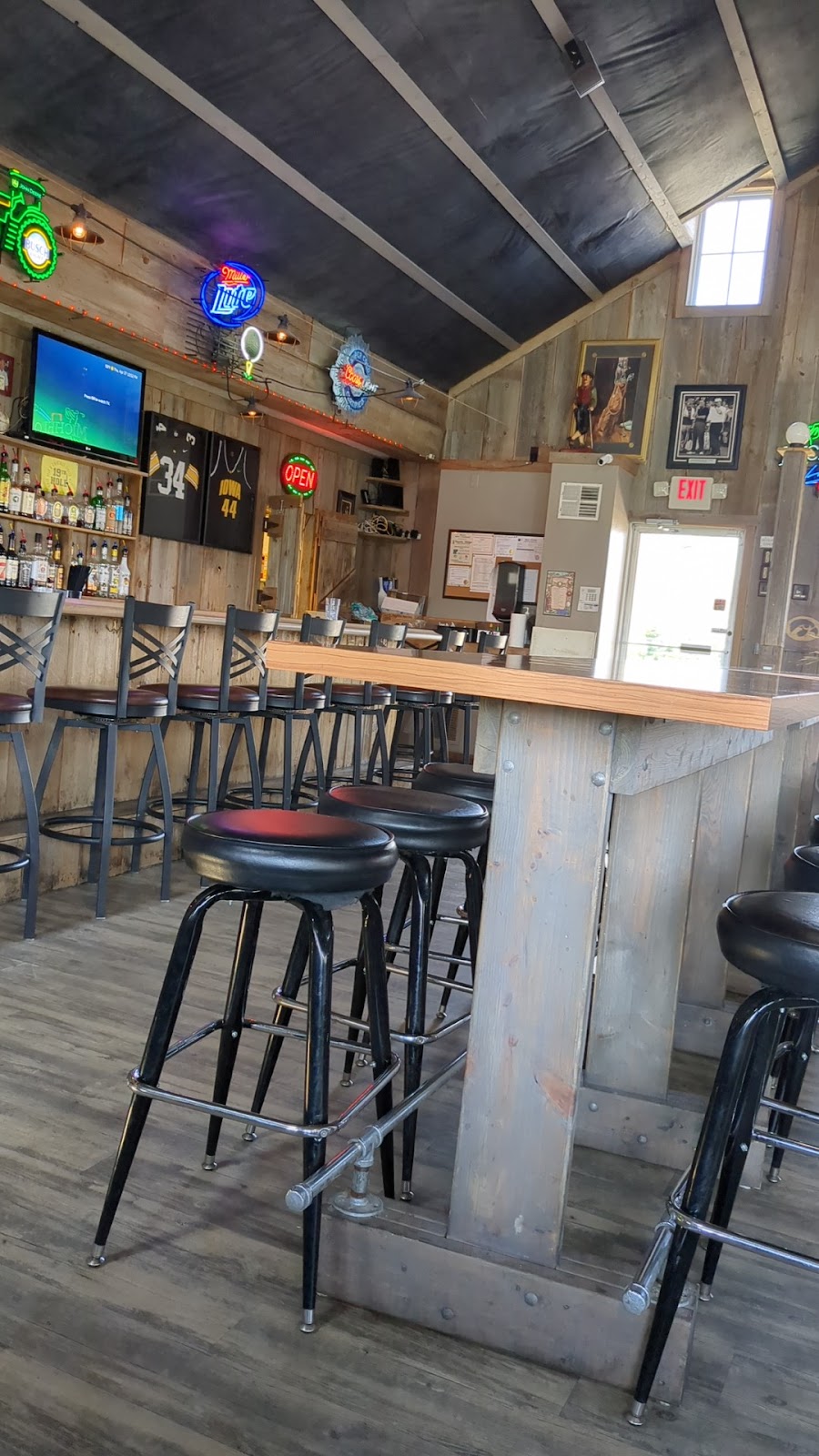 CC&B Food & Catering | restaurant | 1151 E Iowa St, Eldridge, IA 52748, USA | 5634990123 OR +1 563-499-0123