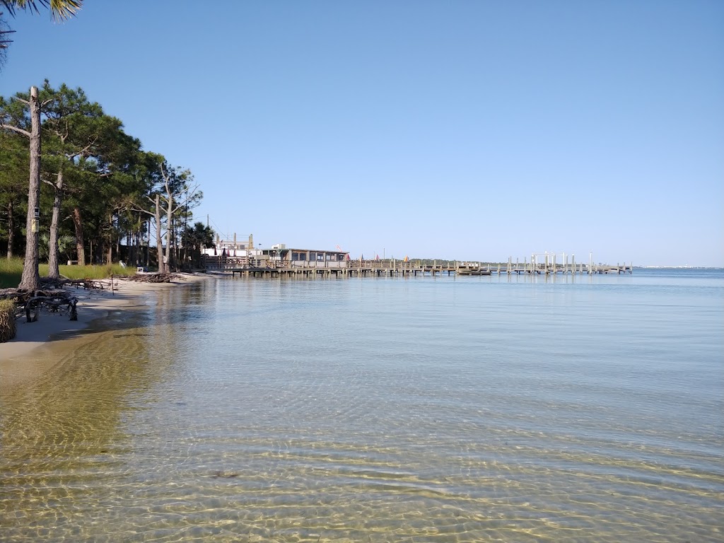 Dewey Destins Seafood Restaurant | restaurant | 9 Calhoun Ave, Destin, FL 32541, USA | 8508377575 OR +1 850-837-7575