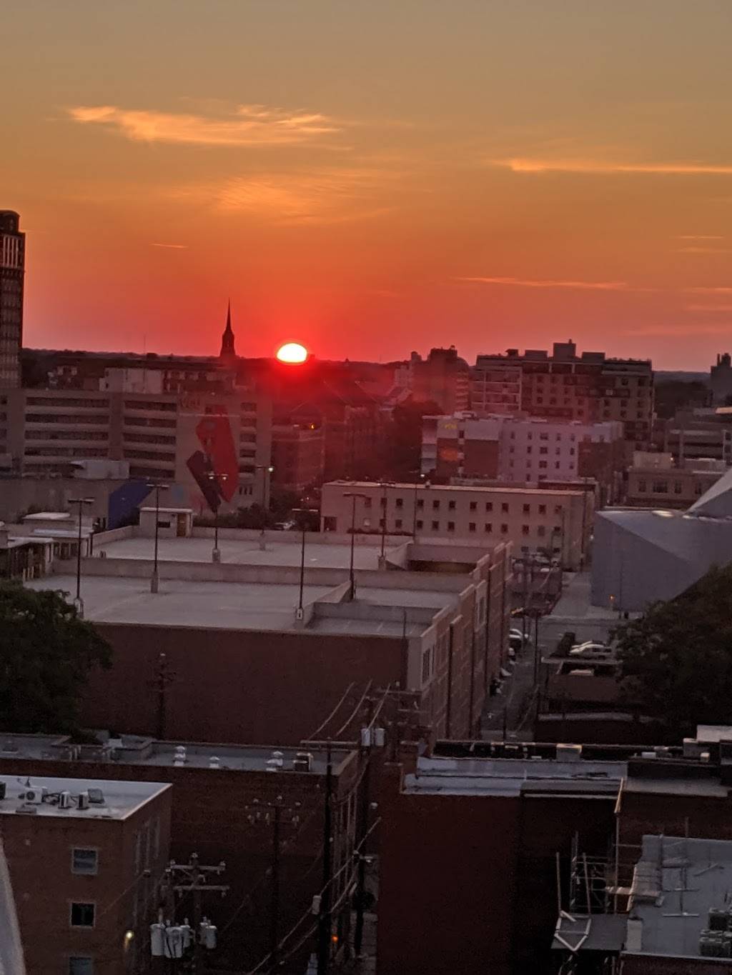 Quirk Hotel | restaurant | 201 W Broad St, Richmond, VA 23220, USA | 8043406040 OR +1 804-340-6040