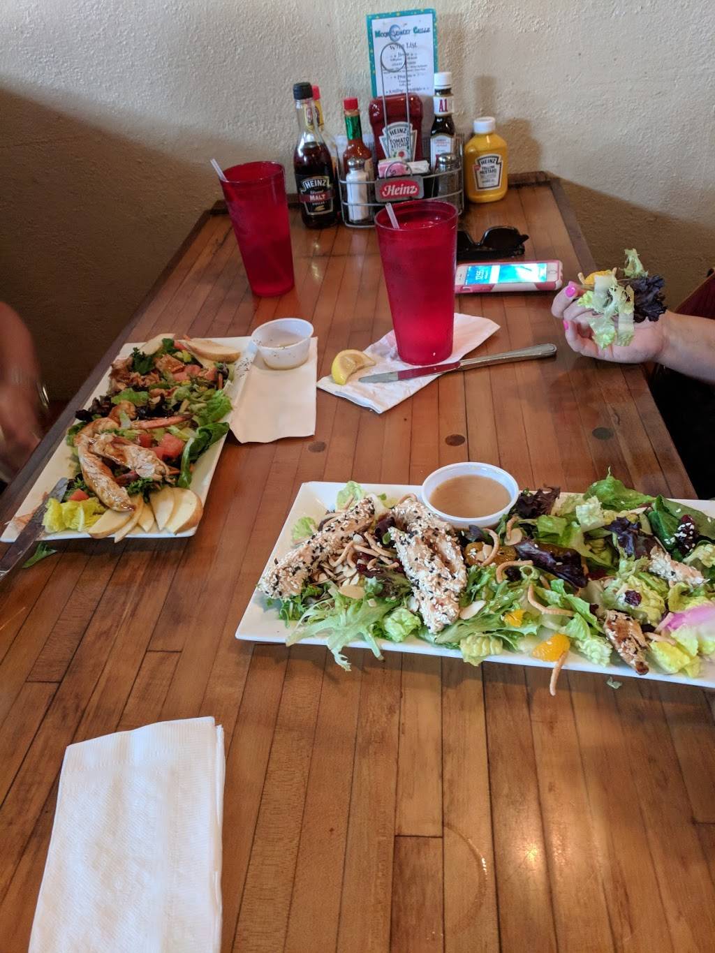 MoonCricket Grille | restaurant | 14 W Plant St, Winter Garden, FL 34787, USA | 4079055325 OR +1 407-905-5325