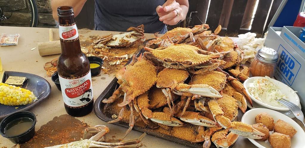 Floyd’s Crossroads Pub | restaurant | 4809 Ten Oaks Rd, Dayton, MD 21036, USA | 4105317485 OR +1 410-531-7485