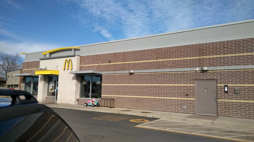 McDonalds | cafe | 10995 W Jefferson Ave, River Rouge, MI 48229, USA | 3137917170 OR +1 313-791-7170