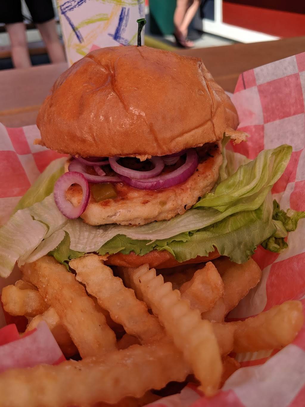 Jennas Drive-in | restaurant | 269 Park Ave, Weymouth, MA 02190, USA | 7813370823 OR +1 781-337-0823