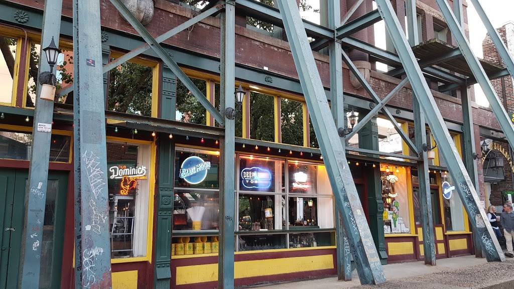 Silky OSullivans | restaurant | 183 Beale St, Memphis, TN 38103, USA | 9015229596 OR +1 901-522-9596