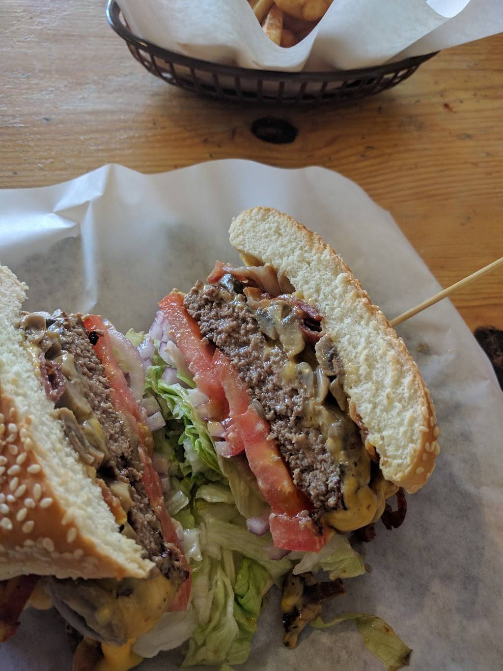 Hungry Hound | restaurant | 1000 Lafayette St c, Santa Clara, CA 95050, USA | 4082412756 OR +1 408-241-2756