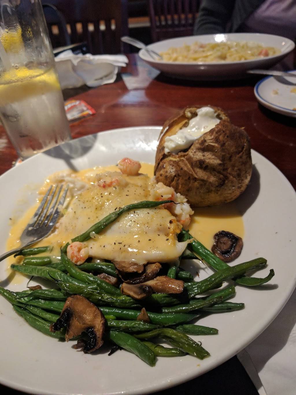 Red Lobster | restaurant | 8180 Rosedale Hwy, Bakersfield, CA 93312, USA | 6615899956 OR +1 661-589-9956