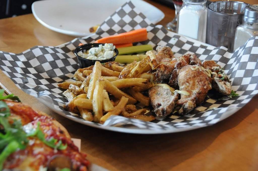 Stillwaters | restaurant | 61 Grand River St N, Paris, ON N3L 2M2, Canada | 5193023000 OR +1 519-302-3000