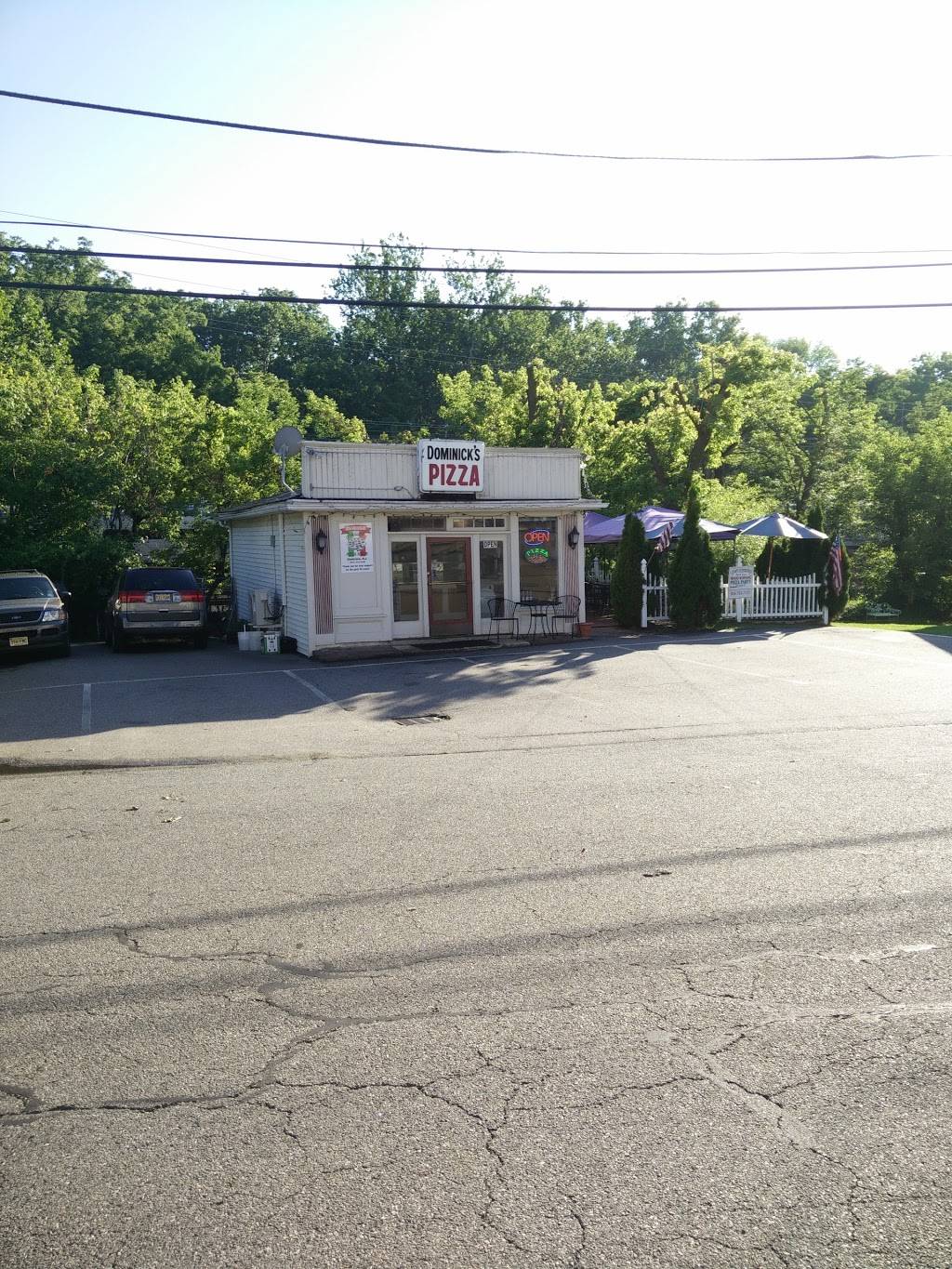 Dominicks Pizza | restaurant | 31 Lackawanna Ave, Gladstone, NJ 07934, USA | 9082342480 OR +1 908-234-2480