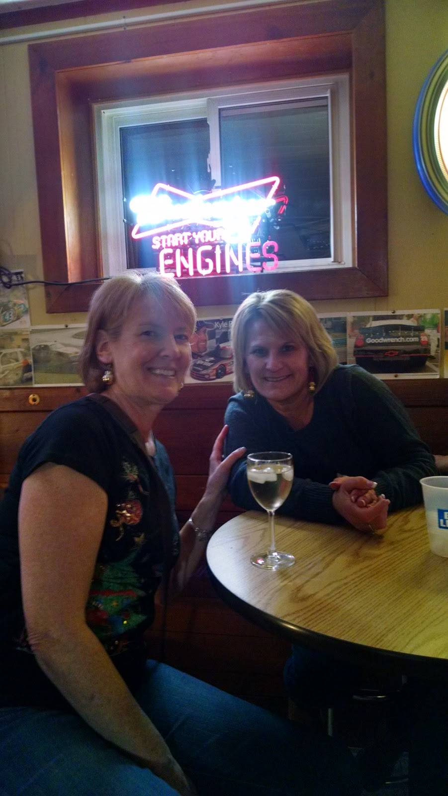 Mickeys Restaurant | restaurant | 3495 Vienna St, Palmyra, NY 14522, USA | 3155975131 OR +1 315-597-5131