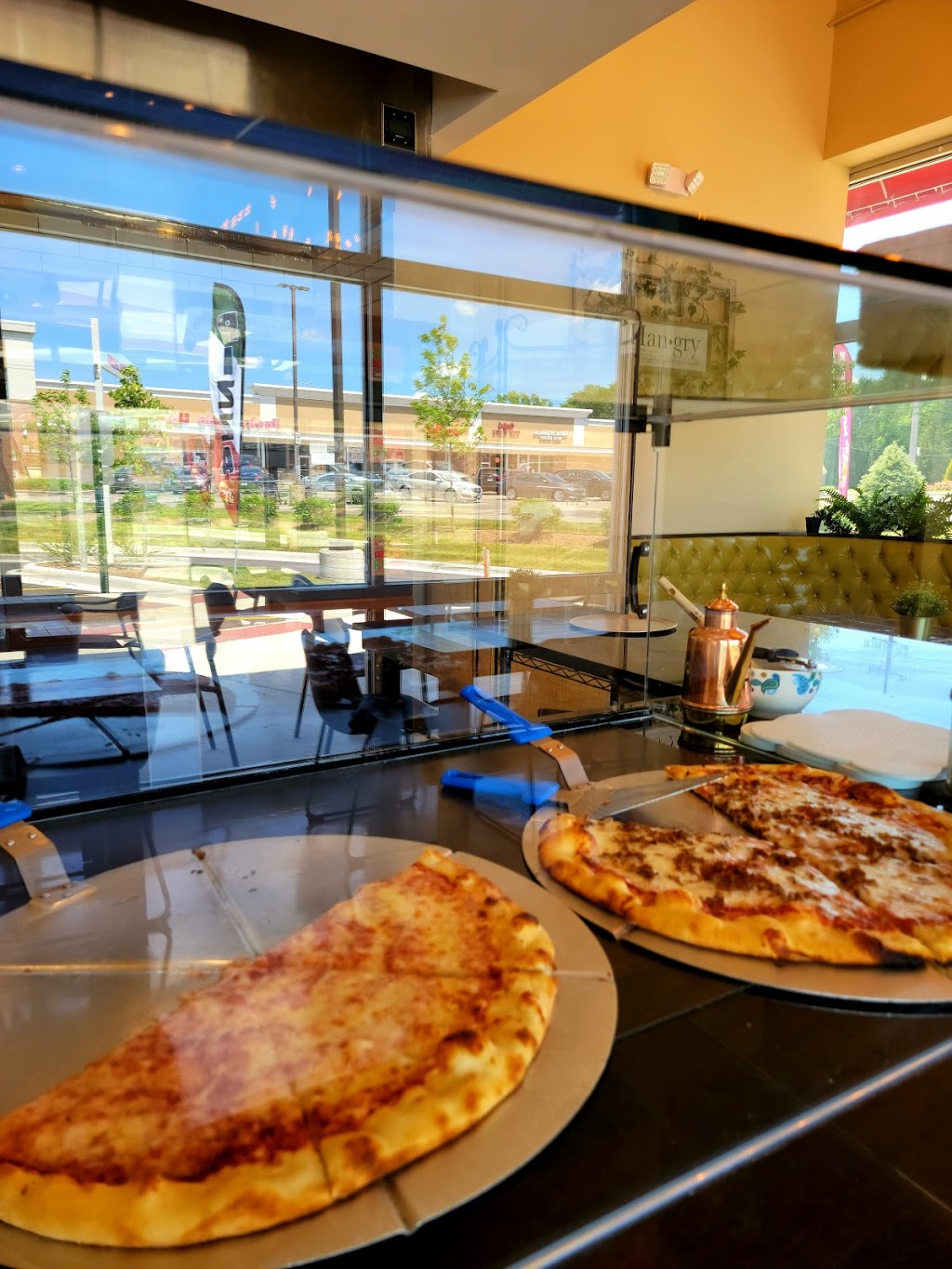 Padrinos Pizza US | restaurant | 7532 S Cass Ave, Darien, IL 60561, USA | 6305287011 OR +1 630-528-7011