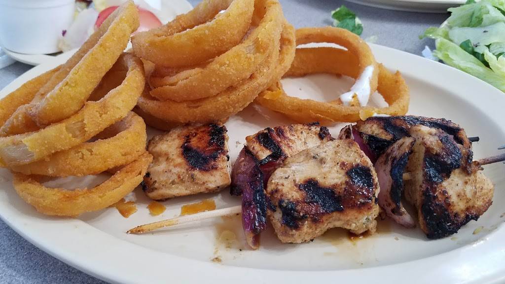 Petes Place | restaurant | 40093 CA-41, Oakhurst, CA 93644, USA | 5596830772 OR +1 559-683-0772