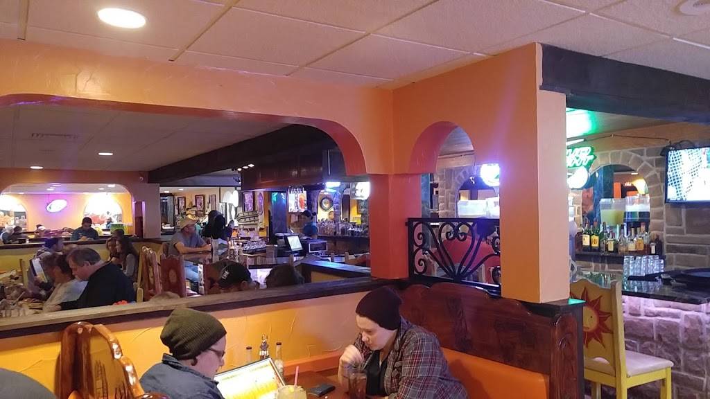 Jaliscos | restaurant | 2488 E State St, Salem, OH 44460, USA | 3303376983 OR +1 330-337-6983