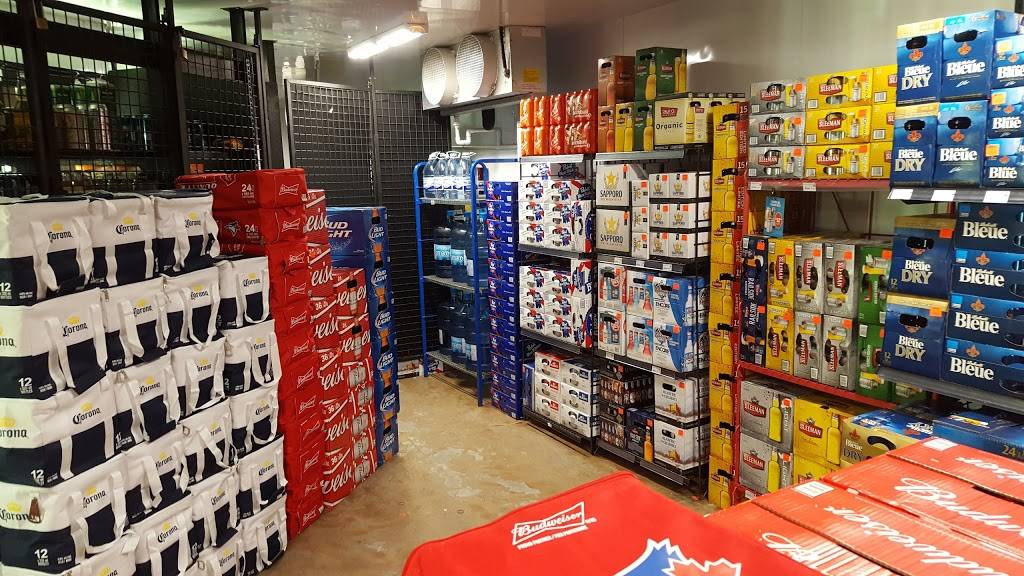 Couche-Tard | meal takeaway | 700 Rue Galt O, Sherbrooke, QC J1H 1Z2, Canada | 8195651533 OR +1 819-565-1533