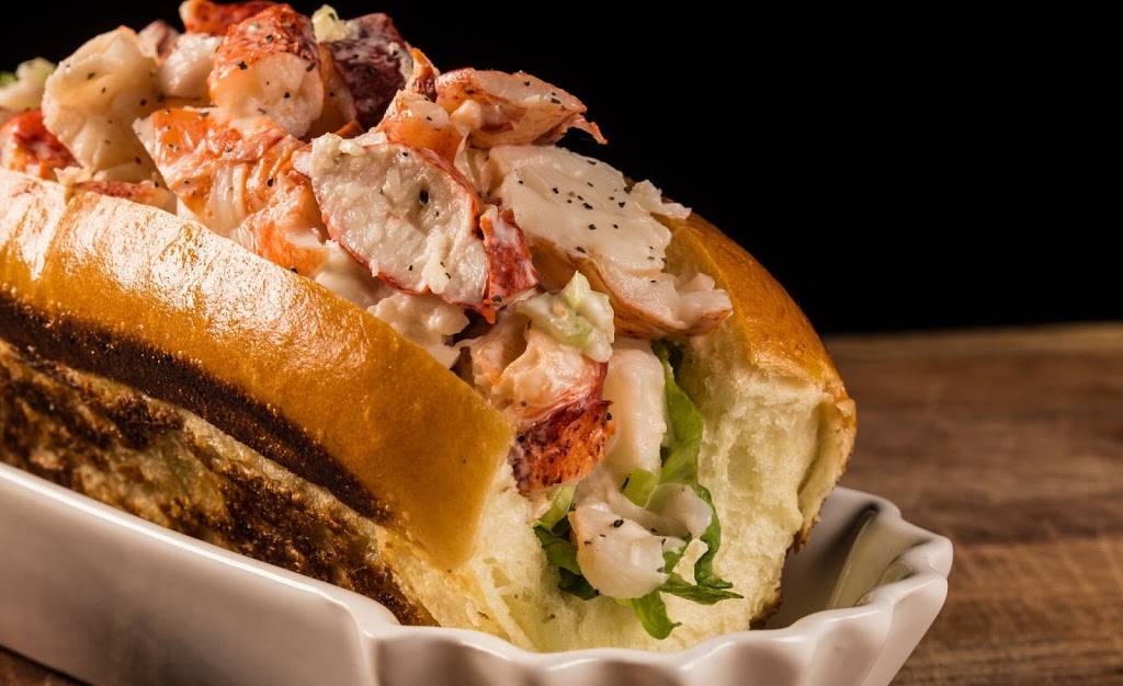 Haute Dogs and Fries | restaurant | 610 Montgomery St, Alexandria, VA 22314, USA | 7035483891 OR +1 703-548-3891