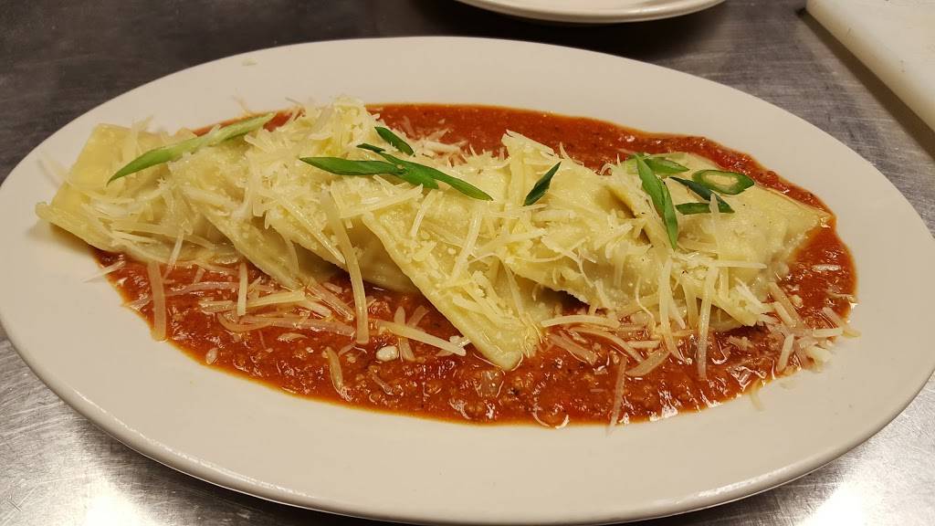 Franks Place On Market | restaurant | 549 W Market St, Akron, OH 44303, USA | 3303768307 OR +1 330-376-8307