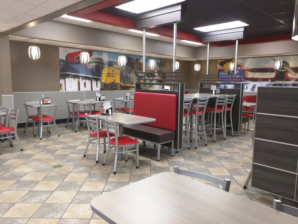 Hardees | restaurant | 1907 N Jackson St, Tullahoma, TN 37388, USA | 9314557721 OR +1 931-455-7721