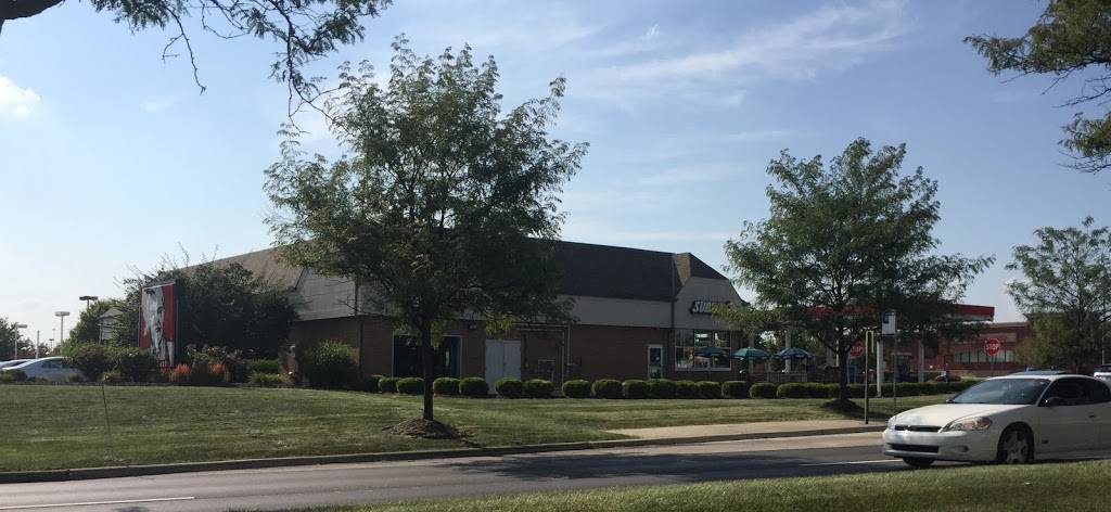 Subway | restaurant | 3880 Park Mill Run Dr, Hilliard, OH 43026, USA | 6145291863 OR +1 614-529-1863