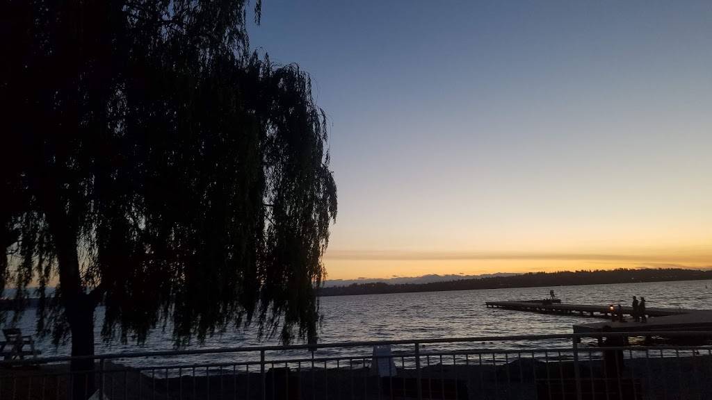 BeachHouse bar + grill | restaurant | 6023 Lake Washington Blvd NE, Kirkland, WA 98033, USA | 4259685587 OR +1 425-968-5587