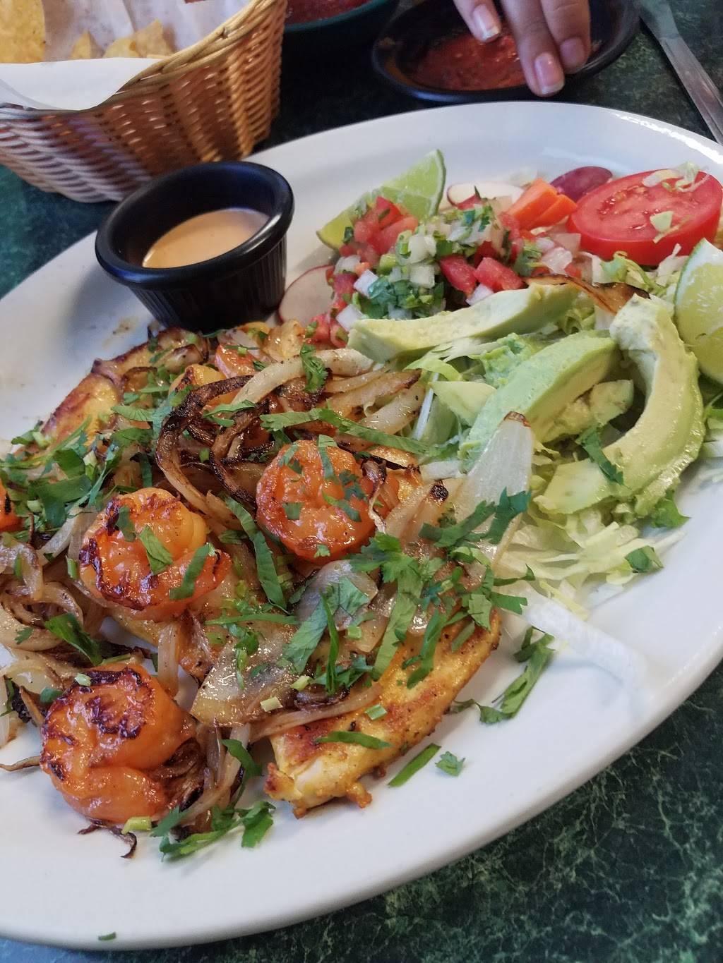 La Paz Grocery & Restaurant | restaurant | 345 N Jefferson Ave, Marshall, MO 65340, USA | 6608311211 OR +1 660-831-1211