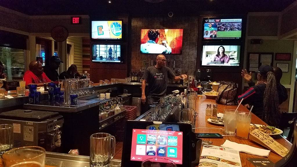 Chilis Grill & Bar | meal takeaway | 3490 W Century Blvd, Inglewood, CA 90303, USA | 3106742505 OR +1 310-674-2505