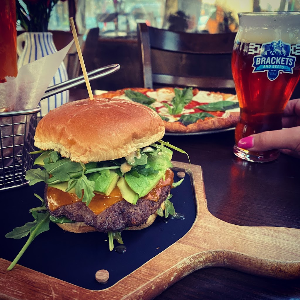 The Ridgewood Ale House | restaurant | 57-38 Myrtle Ave, Queens, NY 11385, USA | 7184564495 OR +1 718-456-4495