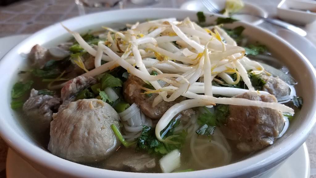 Aurora Vietnamese American Restaurant & Bar | restaurant | 140 Washington St, Salem, MA 01970, USA | 9782242422 OR +1 978-224-2422