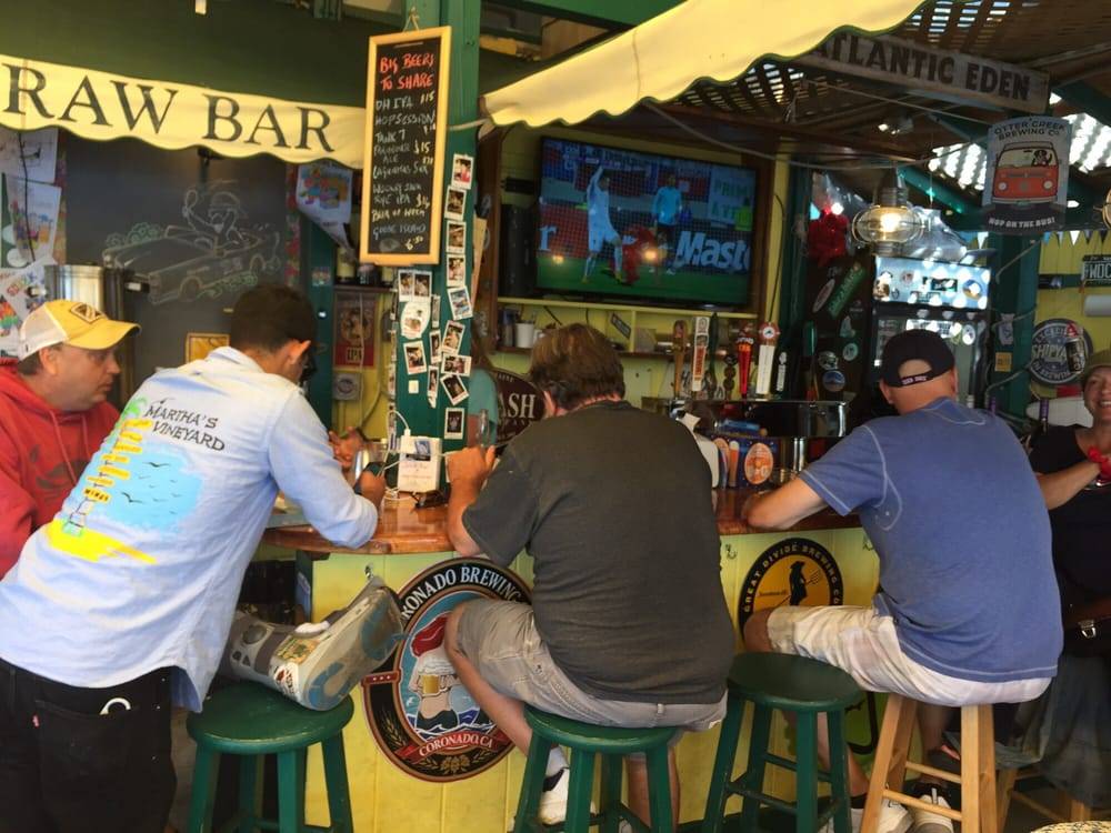 Coop De ville Restaurant | restaurant | 12 Circuit Avenue Extension, Oak Bluffs, MA 02557, USA | 5086933420 OR +1 508-693-3420