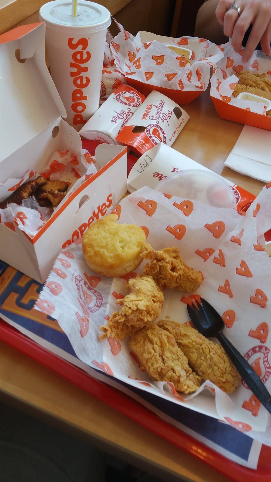 Popeyes Louisiana Kitchen | restaurant | 2602 N Roan St, Johnson City, TN 37601, USA | 4232628085 OR +1 423-262-8085