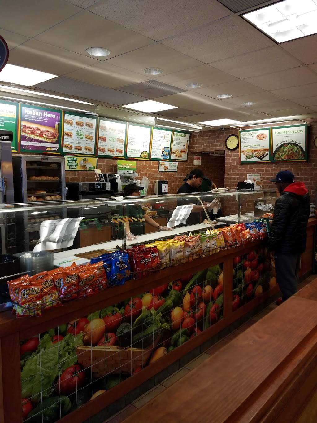 Subway | restaurant | 683 S Hawley Rd, Milwaukee, WI 53214, USA | 4147749939 OR +1 414-774-9939