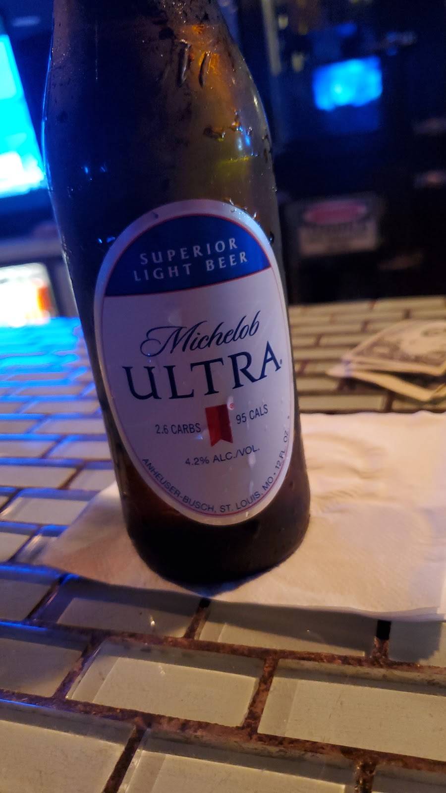 Amigos Burgers and Beer | restaurant | 6372 S Nogales Hwy, Tucson, AZ 85706, USA | 5203986598 OR +1 520-398-6598