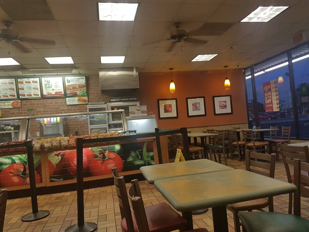 Subway Restaurants | restaurant | 3953 Fredericksburg Rd, San Antonio, TX 78201, USA | 2107353054 OR +1 210-735-3054