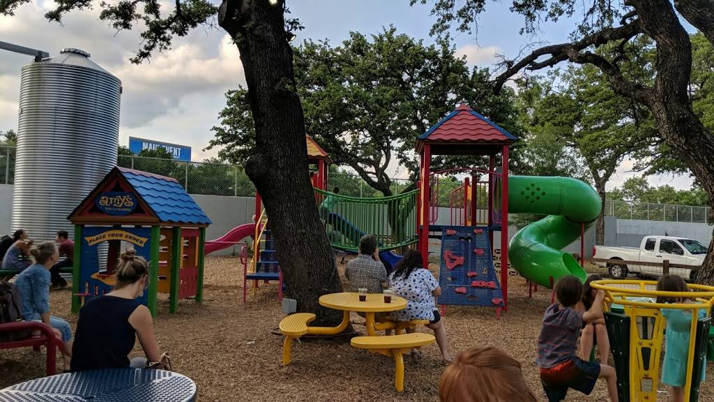 Phils Icehouse | restaurant | 13265 US-183, Austin, TX 78750, USA | 5122578750 OR +1 512-257-8750