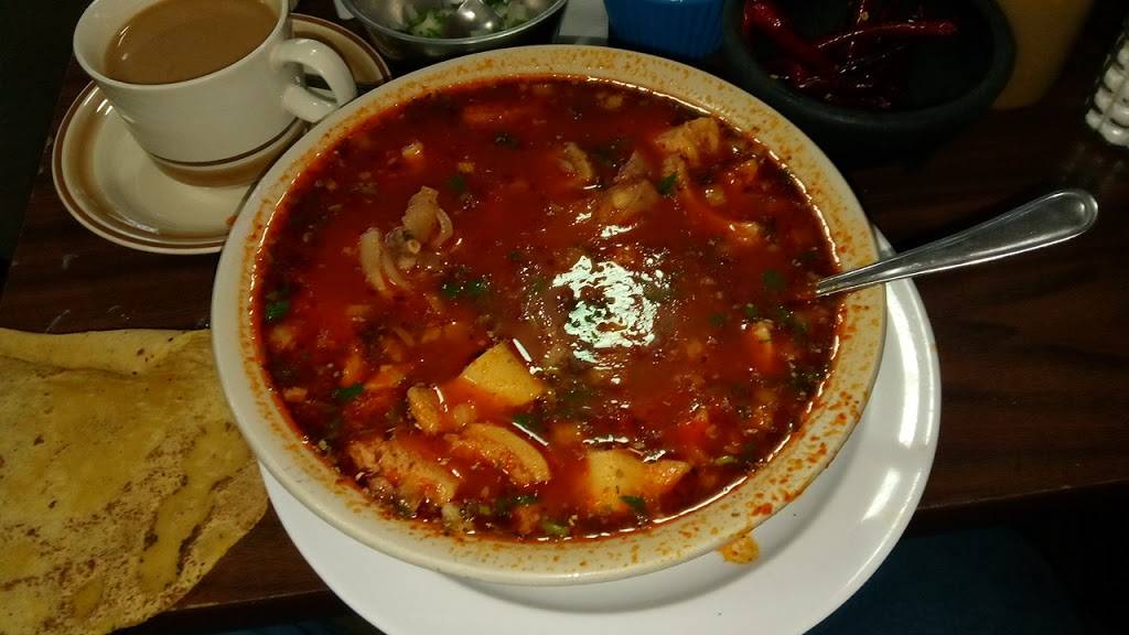 La Villa Restaurant | restaurant | 324 Collins St, Joliet, IL 60432, USA | 8157227486 OR +1 815-722-7486