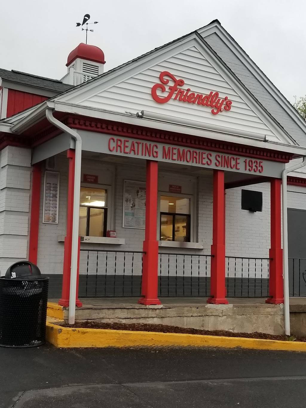 Friendlys | restaurant | 1405 Main St, Willimantic, CT 06226, USA | 8604238084 OR +1 860-423-8084