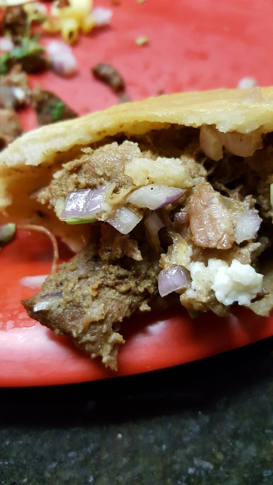 Los Carboncitos | restaurant | 15210 E 6th Ave, Aurora, CO 80011, USA | 3033642606 OR +1 303-364-2606