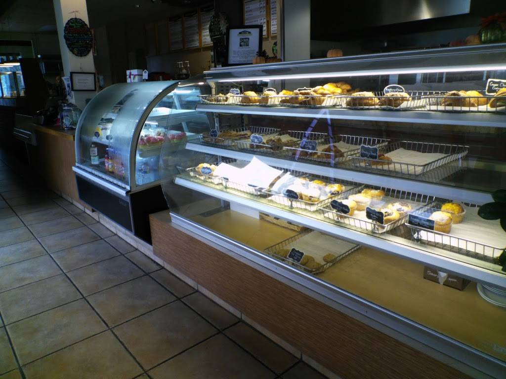 Dolys Delectables | bakery | 245 E Broadway, Long Beach, CA 90802, USA | 5624359400 OR +1 562-435-9400