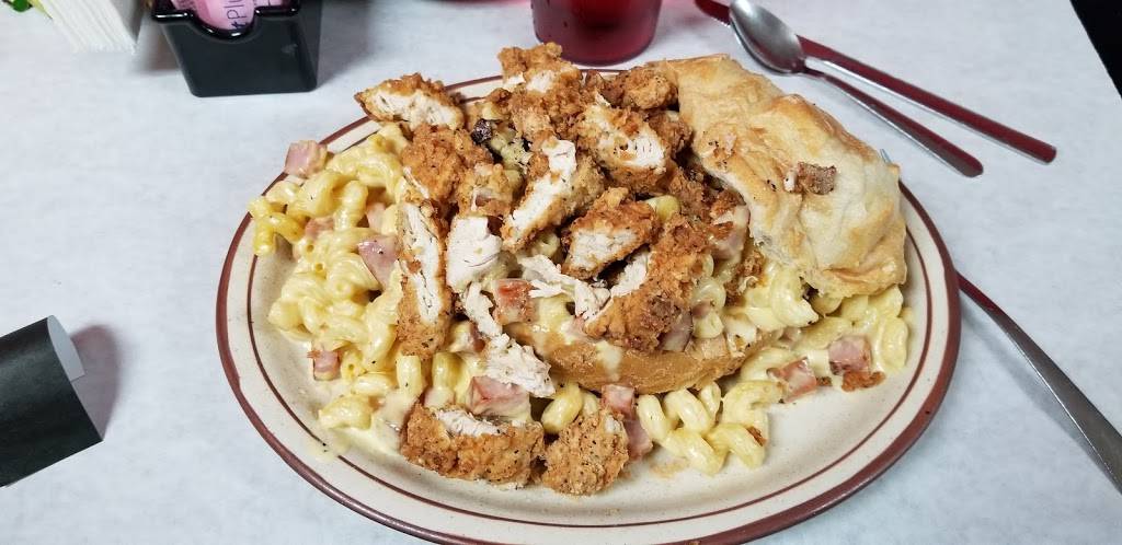 Macker Backer | restaurant | 1204 Mills St, Black Earth, WI 53515, USA | 6088131083 OR +1 608-813-1083