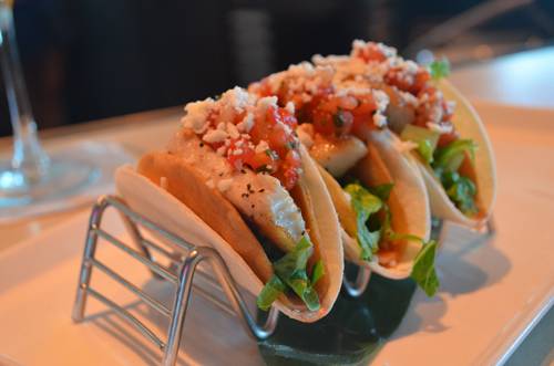 Wahoos Fish Taco | restaurant | 120 Main St, Huntington Beach, CA 92648, USA | 7145362050 OR +1 714-536-2050