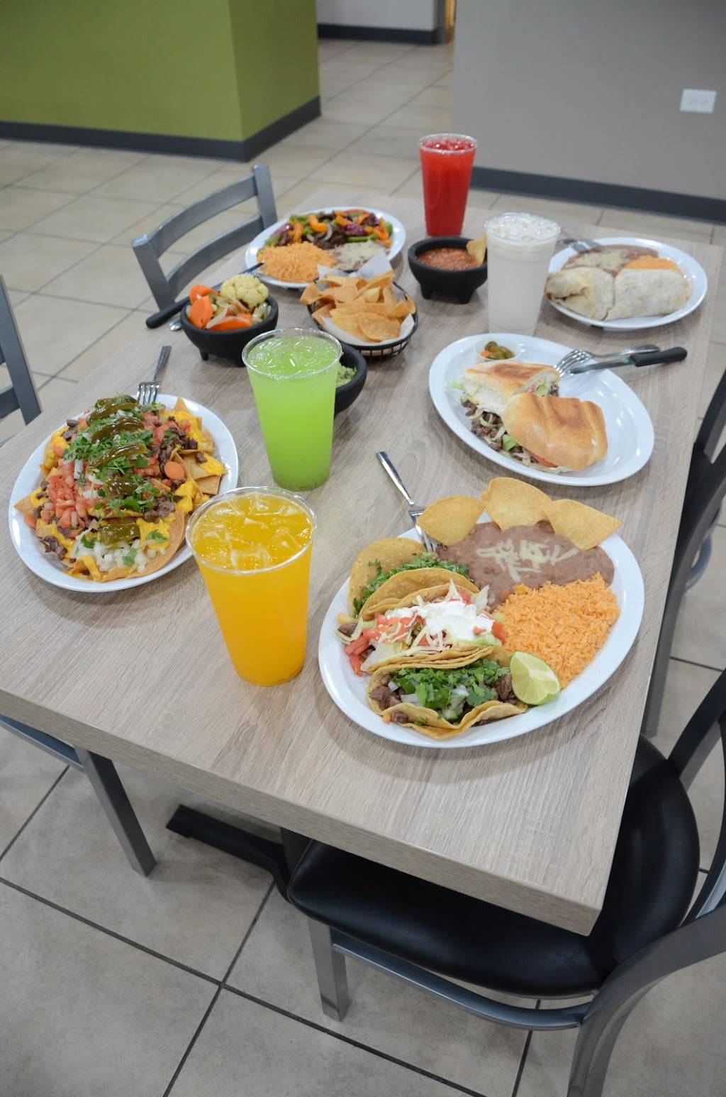 La Michoacana Del Valle | restaurant | 1250 E 9th St, Lockport, IL 60441, USA | 8155244188 OR +1 815-524-4188